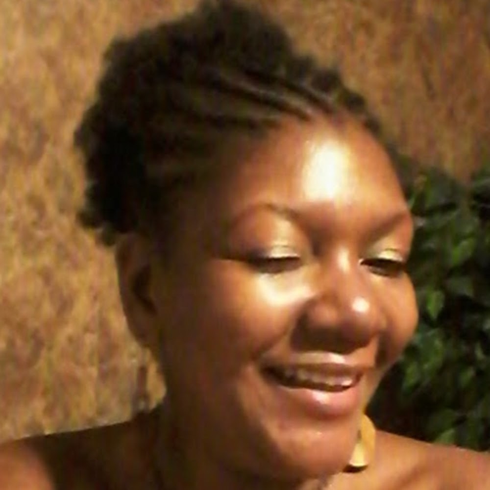 Meet your Posher, Ebony